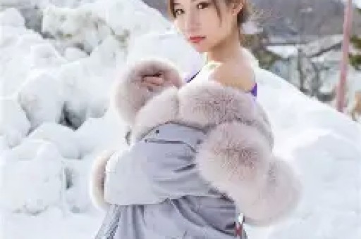 78岁秦祥林现状：前妻是谢贤初恋定居美国成富商谢贤去世没来